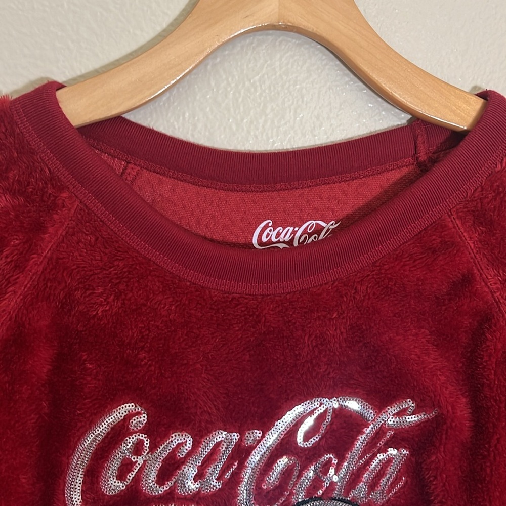 Coca Cola Red Crew Neck Sweatshirt Sequin Polar Bear Design - Picture 2 of 7